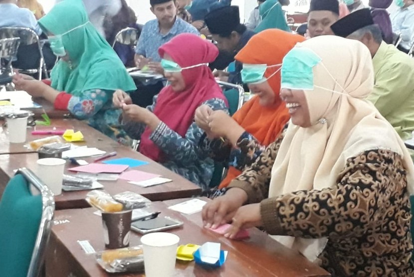 Peserta mengikuti salah satu kegiatan workshop Gerakan Sekolah Menyenangkan (GSM) di Pondok Pesantren (Ponpes) Tebuireng, Jombang. 