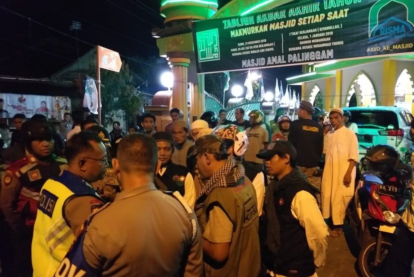 Ormas Islam di Padang batal melakukan dakwah keliling di malam pergantian tahun. 