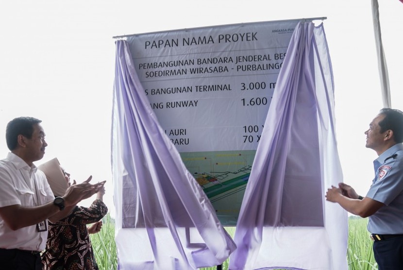 Seremoni proyek pembangunan Bandara Jenderal Besar Soedirman di Purbalingga, Jawa Tengah pada awal 2019 lalu (ilustrasi). PT Angkasa Pura II (AP II) memastikan Bandara Jenderal Besar Soedirman dapat beroperasi pada musim mudik Lebaran 2021.