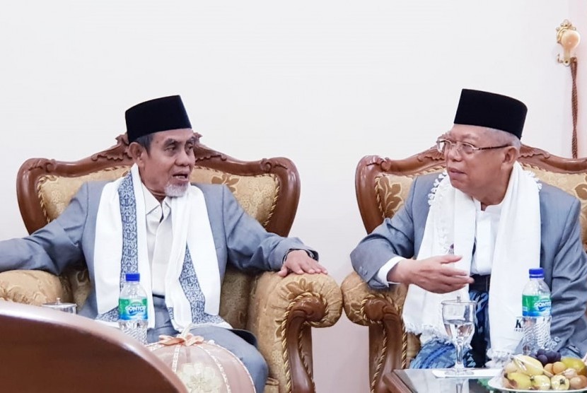 Calon Wakil Presiden (Cawapres) nomor urut 01, KH. Ma'ruf Amin  melakukan silaturahmi ke Pondok Modern Darussalam Gontor, Ponorogo, Selasa  (22/1). 