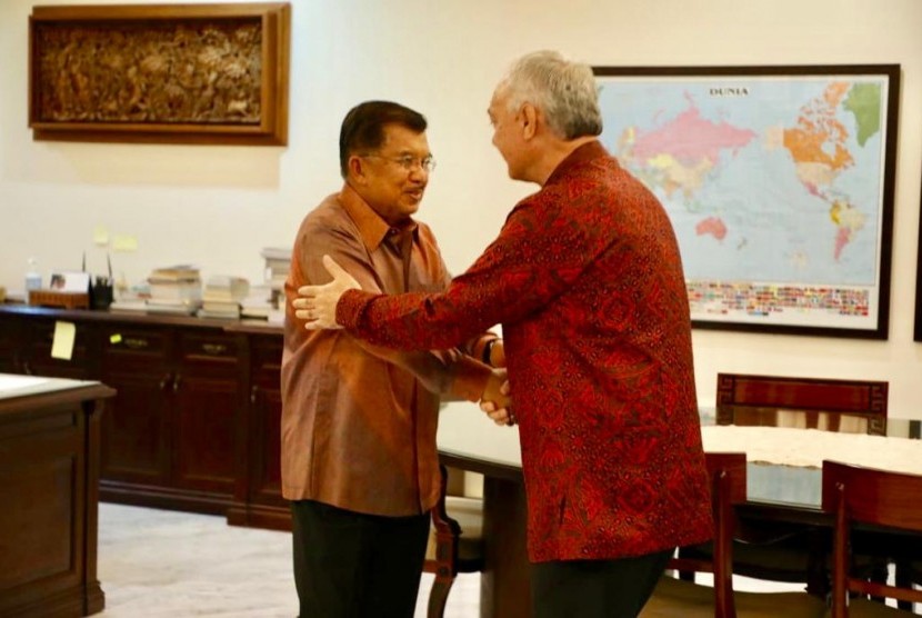Wapres M Jusuf Kalla menerima Kunjungan Pamitan Kedubes Selandia Baru untuk Indonesia Trevor Donald Matheson di Kantor Wakil Presiden Jalan Medan Merdeka Utara Jakarta Pusat, Rabu (23/01).