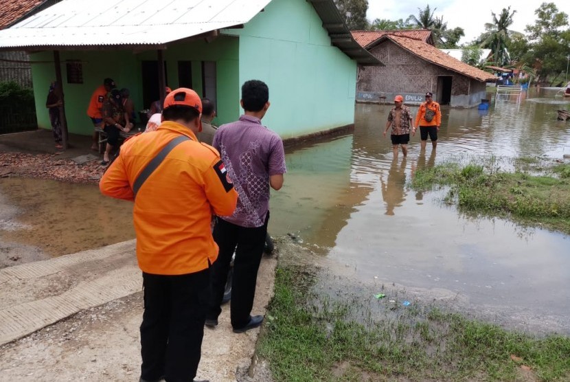 Banjir yang melanda Karawang, Jawa Barat (ilustrasi)