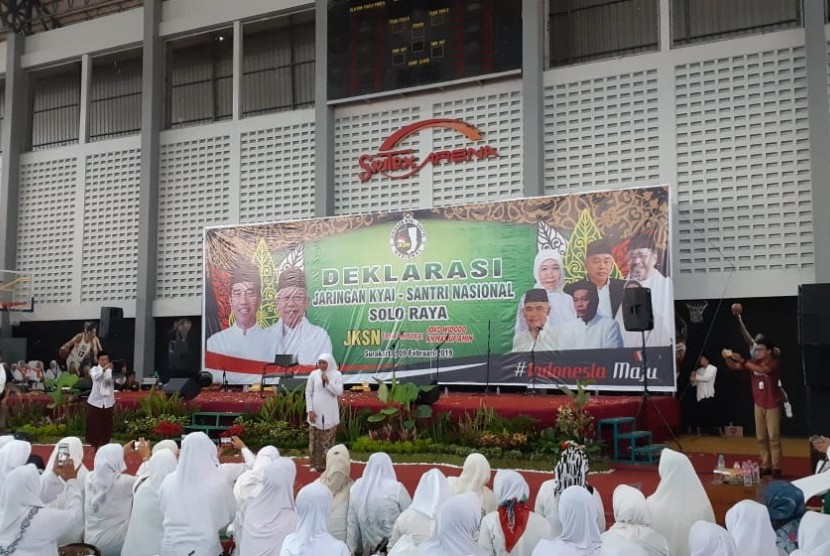 Ribuan Kiai dan Santri Solo Deklarasi Dukung Jokowi-Ma'ruf | Republika ...