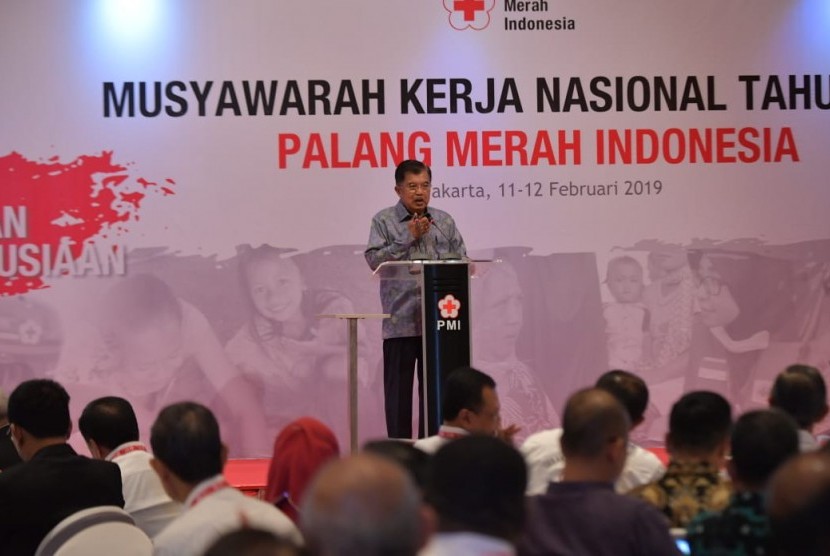 Wakil Presiden Jusuf Kalla membuka Musyawarah Kerja Nasional Palang Merah Indonesia (PMI) Tahun 2019 di Ballroom Hotel Aryaduta Jakarta, Senin (11/02).