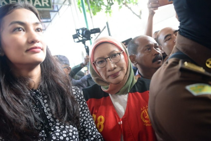 Terdakwa kasus penyebaran berita bohong atau hoaks Ratna Sarumpaet di Pengadilan Negeri Jakarta Selatan, Kamis (28/2019).