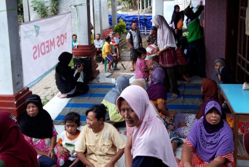 Dompet Dhuafa Jawa Timur membuka sejumlah pos di sejumlah lokasi terdampak banjir wilayah Jawa Timur, serta membantu bersihkan rumah warga. 