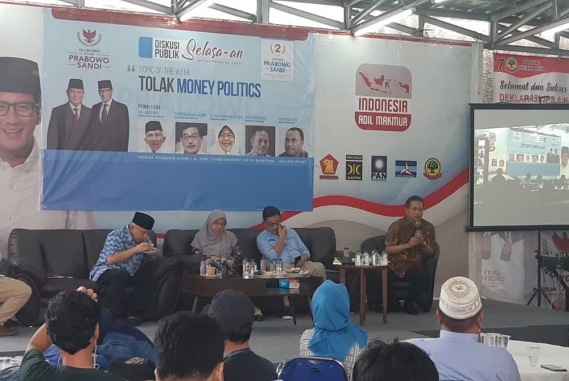 Sejumlah politikus Koalisi Indonesia Adil Makmur menggelar diskusi di Seknas Prabowo-Sandiaga, Jakarta Pusat, Selasa (12/3).