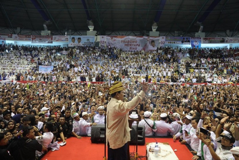 Calon presiden nomor urut 02, Prabowo Subianto saat melakukan safari politik ke Bumi Lancang Kuning, Riau, Rabu (13/3). 