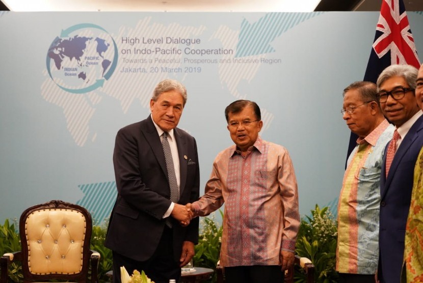 Wakil Presiden Jusuf Kalla melakukan pertemuan bilateral dengan DPM Selandia Baru Winston Peters usai membuka pertemuan High-Level Dialogue on Indo-Pacific Cooperation (HLD-IPC) di Hotel Fairmont, Jakarta, Rabu, (20/03).