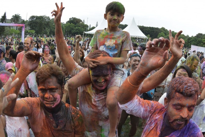 Perayaan Holi India Sepi Akibat Wabah Corona (Foto: ilustrasi festival holi India)