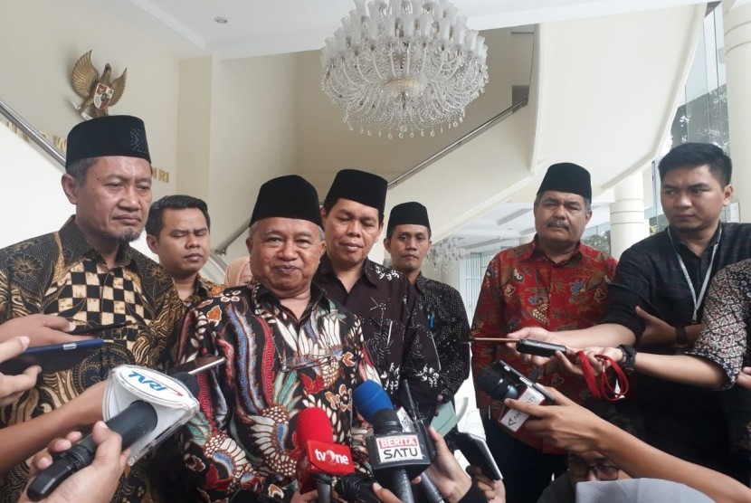 Jajaran pengurus Majelis Ulama Indonesia (MUI) menemui Wakil Presiden Jusuf Kalla di Kantor Wakil Presiden, Jakarta, Senin (25/3).
