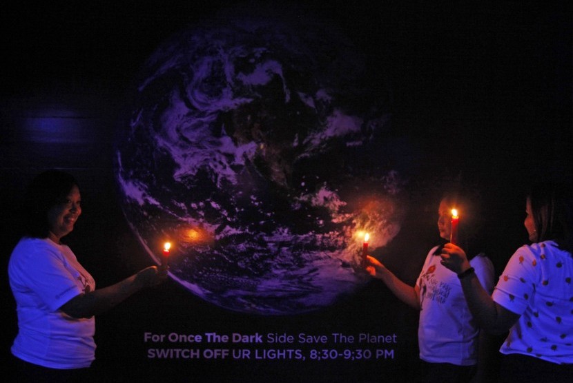 Pelaksanaan Earth Hour di Solo (ilustrasi).