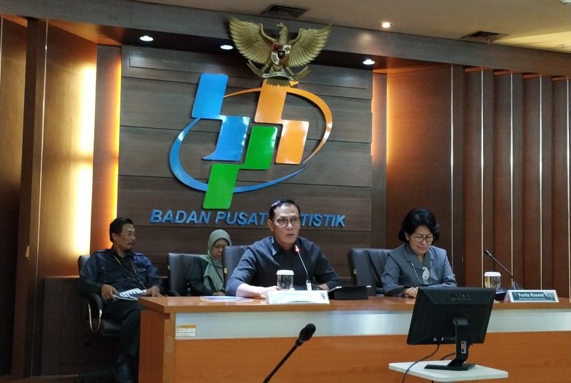 Kepala BPS Suhariyanto dalam konferensi pers. ilustrasi