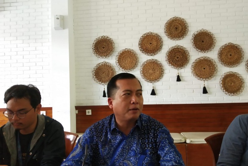 Direktur PWNI dan BHI Kemenlu, Lalu Muhammad Iqbal dalam temu media di Jakarta, Senin (1/4). 