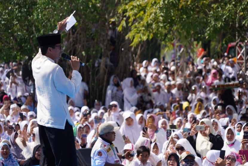 Calon wakil presiden (cawapres) Bogor Bermunajat di Taman Buah Mekarsari, Cileungsi, Bogor, Jawa Barat, Rabu (3/4). 