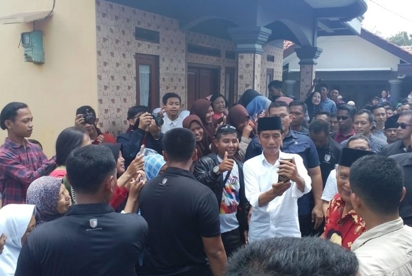 Kampanye akbar Jokowi di Cirebon, Jumat (5/4).