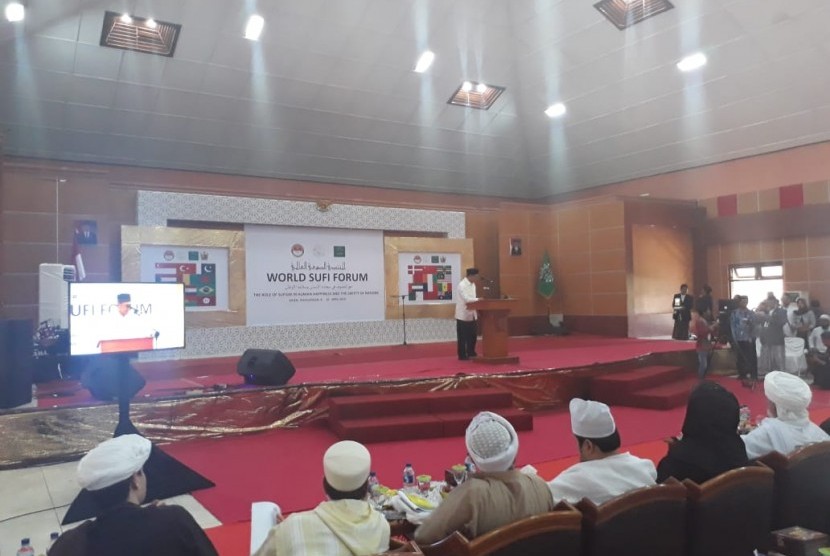 Menteri Agama Lukman Hakim Saifuddin menutup konferensi ulama sufi internasional di Pekalongan, Jawa Tengah, Rabu (10/4).