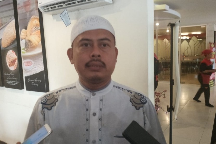 Ketua Umum Persaudaraan Alumni (PA) 212 Slamet Maarif dalam Konfrensi pers 'Persiapan Ijtima Ulama 3', di Tebet, Jakarta Selatan, Senin (29/4). 