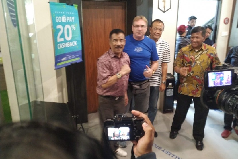 Persib Bandung memperkenalkan pelatih baru, Robert Rene Alberts di Graha Persib, Jalan Sulanjana Kota Bandung, Jumat (3/4). 
