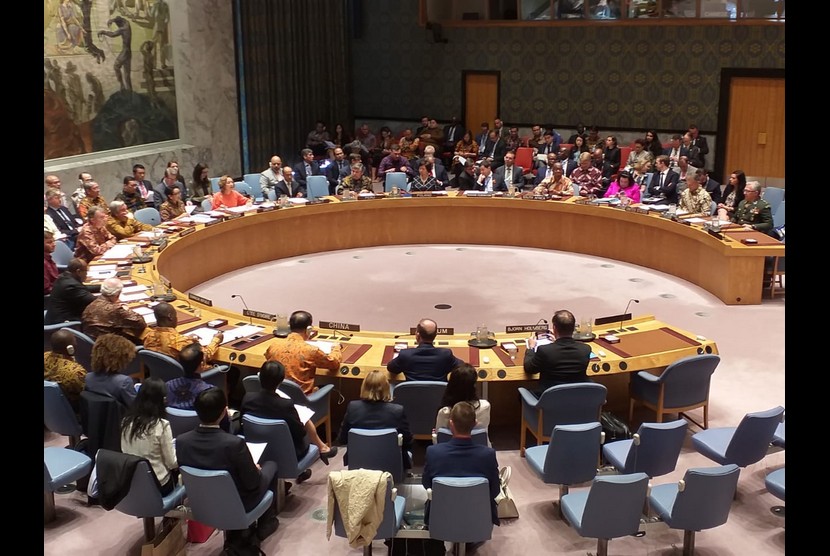 Menlu Retno L Marsudi  memimpin Sidang Terbuka Dewan Keamanan PBB di Markas DK PBB, New York, Amerika Serikat.
