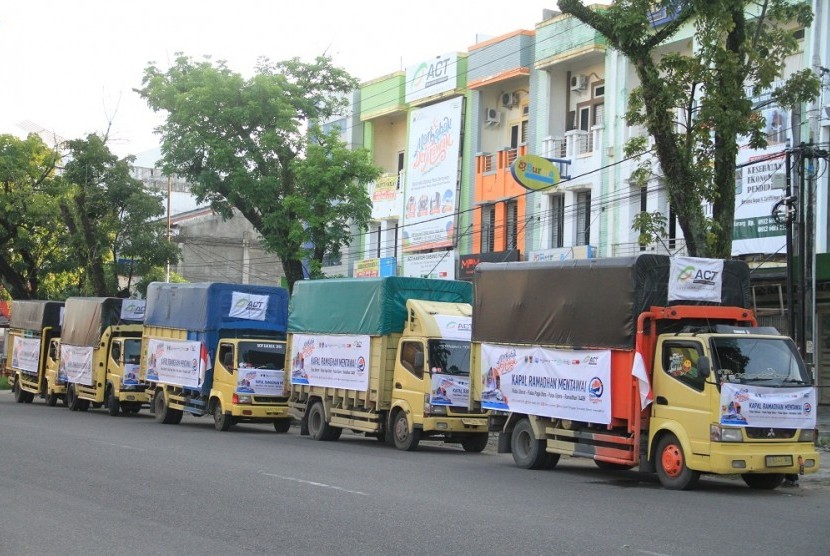 Kapal Ramadhan Aksi Cepat Tanggap (ACT) mulai berlayar  membawa 18 ton paket pangan ke Kepulauan Mentawai, Jumat (24/5). Ribuan  paket itu akan menyapa warga di Kepulauan Mentawai, yakni Pulau Siberut,  Pulau Sikakap, dan Pulau Tuapejat.