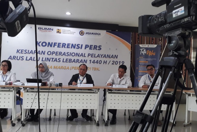 PT Jasa Marga (Persero), Tbk. menggelar Konferensi Pers Kesiapan Operasional Pelayanan Arus Lalu Lintas Lebaran 1440H/ 2019 di kantor pusat Jasa Marga di Jakarta Timur, Senin (27/5). 