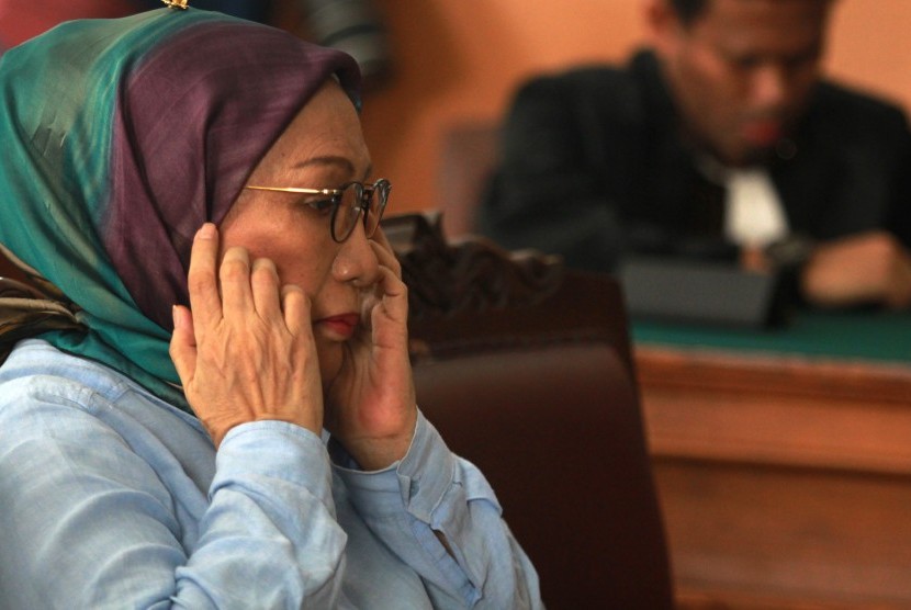 Terdakwa penyebaran berita bohong Ratna Sarumpaet menjalani sidang tuntutan di Pengadilan Negeri Jakarta Selatan, Jakarta, Selasa (28/5/2019). 