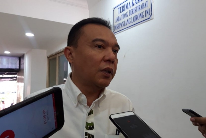 Sufmi Dasco Ahmad, saat mengajukan penangguhan penahanan terhadap Lieus Sungkharisma dan Mustofa Nahrawardaya di Polda Metro Jaya, Senin (3/6).