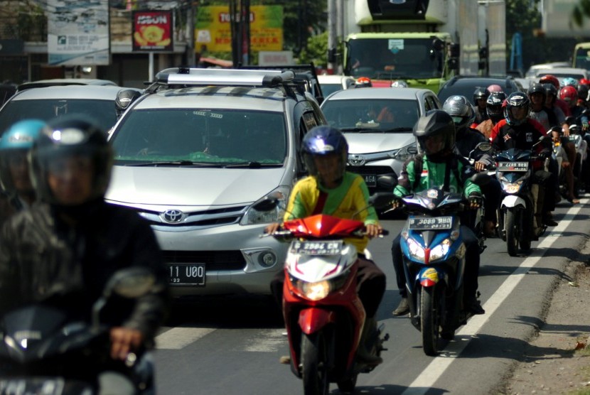 Kendaraan pemudik khususnya ke Cianjur tergolong jauh.