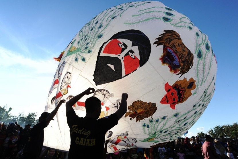 Tujuh Balon Udara Tradisi Syawalan di Wonosobo Gagal Terbang (Ilustrasi).