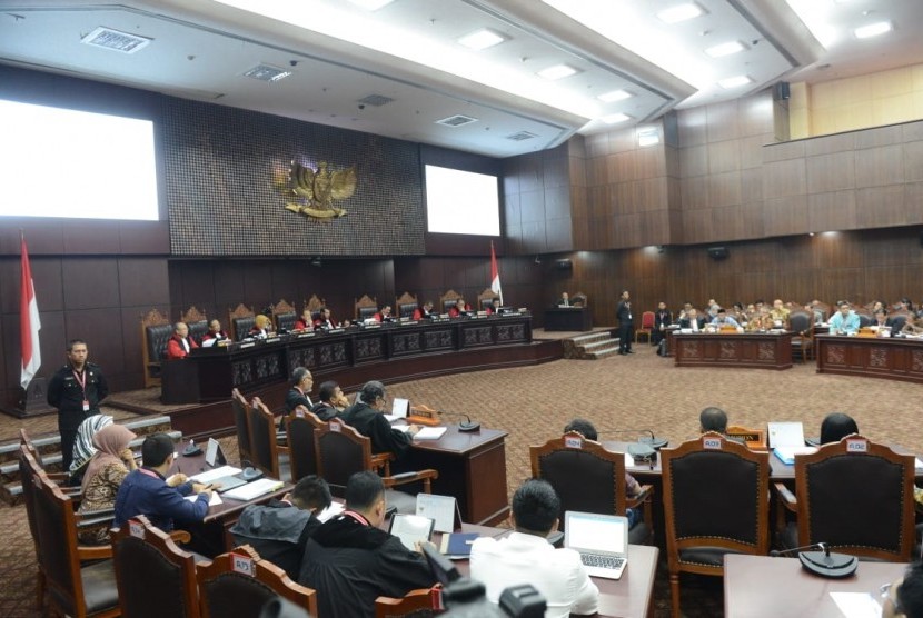 Suasana sidang sengketa Pemilhan Presiden (Pilpres) 2019 di Mahkamah Konstitusi, Jakarta, Selasa (18/6). 