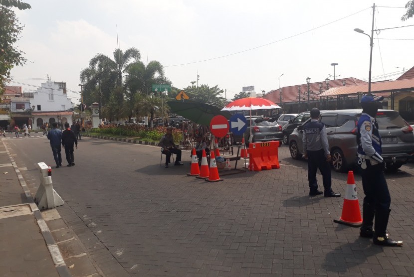  Suasana sekitaran Jalan Malioboro ketika diberlakukan uji coba  larangan kendaraan bermotor melintas.