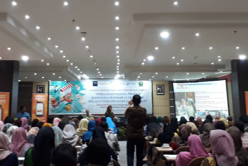 Kementerian Perdagangan (Kemendag) bersama sejumlah stakeholder mengadakan  'Seminar dan Workshop Perluasan Pangsa Produk Indonesia di Pasar Luar  Negeri melalui Pemanfaatan e-Commerce' di Hotel Aria Gajayana Kota Malang,  Rabu (19/6). 