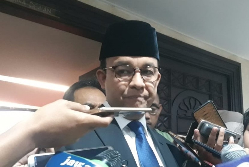Gubernur DKI Jakarta Anies Rasyid Baswedan usai Rapat Paripurna di Gedung DPRD DKI, Jakarta Pusat, Senin (24/6).