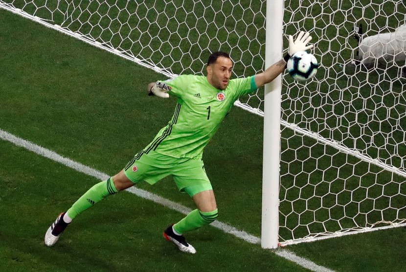 Kiper Napoli dan timnas Kolombia, David Ospina.  Ospina dikabarkan siap bergabung dengan Real Madrid. 