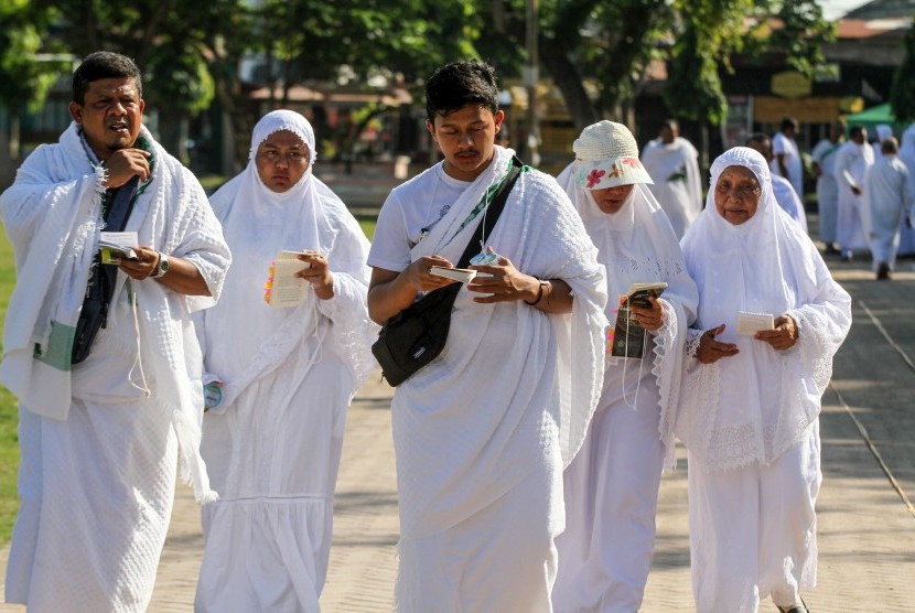 Jamaah Calon Haji (JCH) mengikuti pemantapan manasik haji tahap akhir musim haji 2019 di Lhokseumawe, Aceh, Sabtu (29/6/2019). 