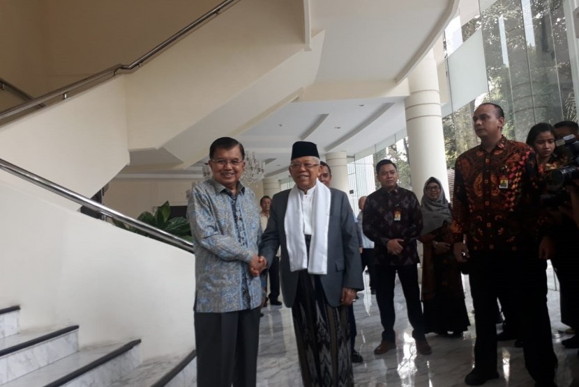 Wakil Presiden terpilih KH Ma'ruf Amin hadir memenuhi undangan Wakil Presiden Jusuf Kalla (JK), di  Kantor Wakil Presiden, Jakarta, Kamis (4/7). 