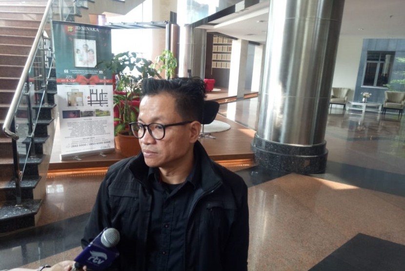 Direktur Eksekutif Amnesty International Indonesia, Usman Hamid saat mendatangi Polda Metro Jaya untuk bertemu Kapolda Metro Jaya, Irjen Gatot Eddy Pramono membahas temuan-temuan dalam insiden kerusuhan 21-23 Mei 2019, Selasa (9/7).