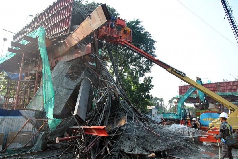Proyek pembangunan Tol Bogor Outer Ring Road (BORR) Seksi IIIA.