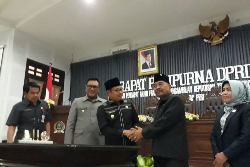 Pemerintah Kota (Pemkot) Malang bersama DPRD Kota Malang resmi mencabut empat perda dalam rapat paripurna di Gedung DPRD Kota Malang, Rabu (10/7).
