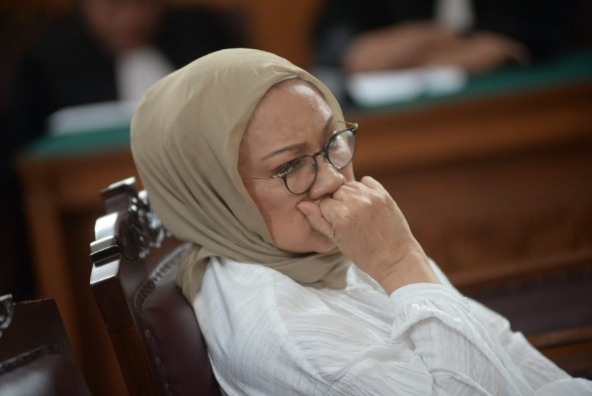 Terdakwa kasus dugaan penyebaran berita bohong atau hoaks  Ratna Sarumpaet menjalani sidang putusan di Pengadilan Negeri Jakarta Selatan, Jakarta, Kamis (11/7).