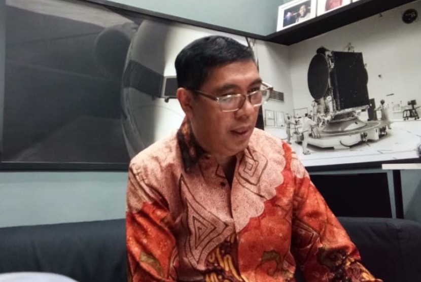 Komisaris Indenden PT Krakatau Steel Tbk, Roy Maningkas menyatakan  memundurkan diri dari jabatannya kepada awak media di Kementerian BUMN, Selasa (23/7). 