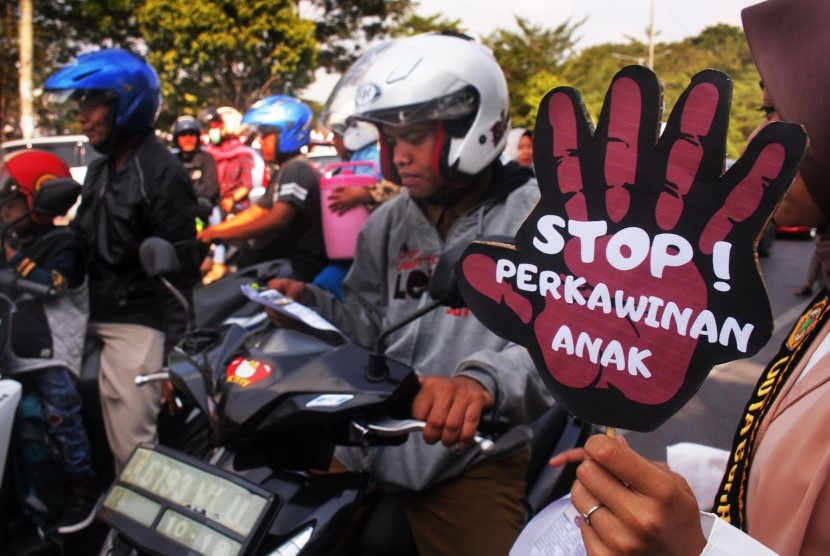 [Ilustrasi] Aktivis Lembaga Perlindungan Anak (LPA) menggelar kampanye perlindungan hak-hak anak saat memperingati Hari Anak Nasional di Serang, Banten, Selasa (23/7/2019). 