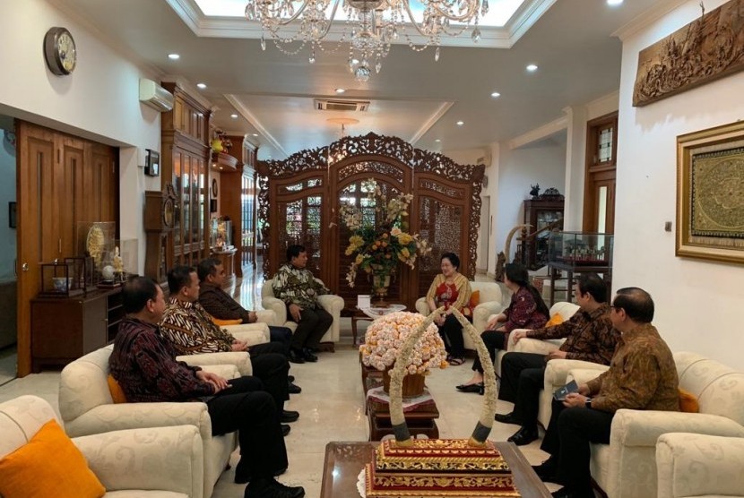 Prabowo Subianto tiba di rumah Megawati di Jalan Teuku Umar, Jakarta Pusat pada Rabu (24/7).