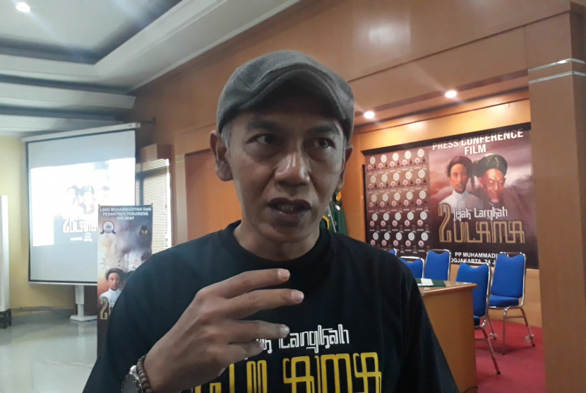 Sutradara Jejak Langkah Dua Ulama, Sigit Ariansyah, usai  konferensi pers di Kantor PP Muhammadiyah Yogyakarta, Rabu (24/7). 