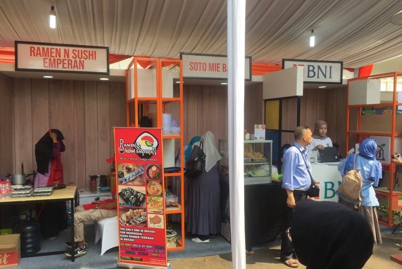 Suasana RKB BNI Fest yang digelar di Halal Park Gelora Bung Karno  (GBK) Jakarta pada Ahad (28/7). 