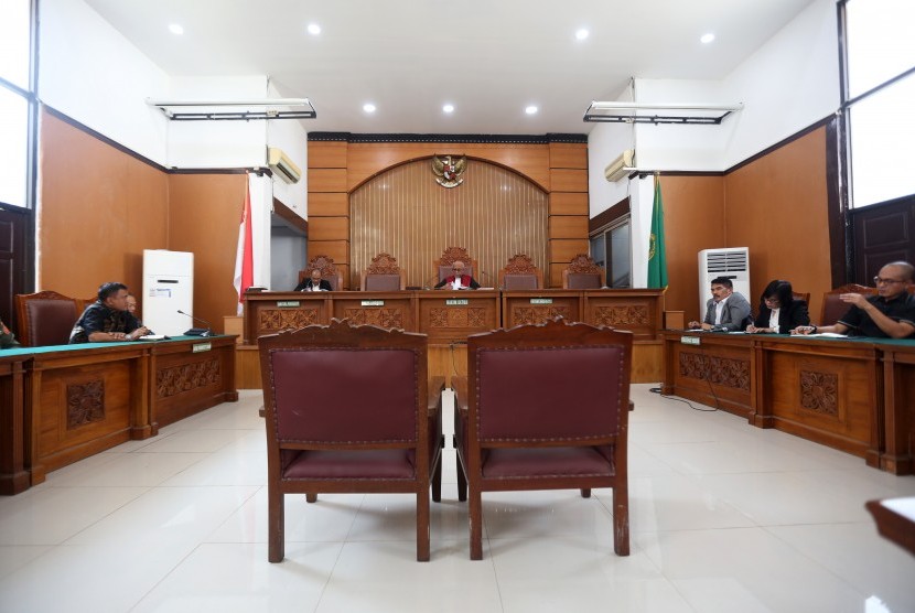 Hakim tunggal Achmad Guntur memimpin jalannya sidang putusan praperadilan penetapan tersangka Kivlan Zein atas kasus dugaan kepemilikan senjata api ilegal di Pengadulan Negeri Jakarta Selatan, Selasa (30/7/2019).