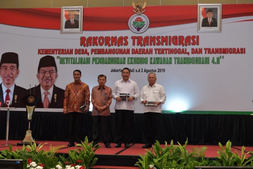 Wakil Presiden Jusuf Kalla saat  membuka Rakornas Transmigrasi Tahun 2019 di Ballroom Hotel Sultan Jakarta, Kamis (01/08).