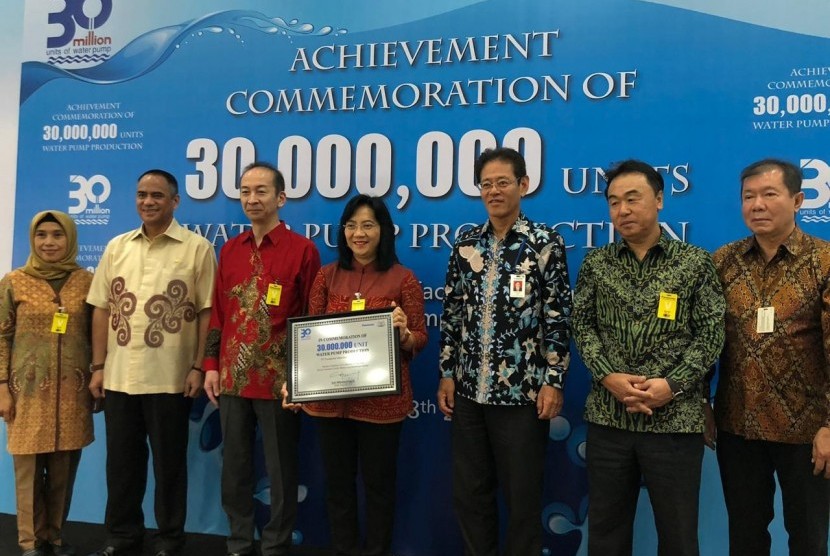 PT Panasonic Manufacturing Indonesia (PMI) menyelenggarakan Ceremony of 30 Million Water Pump Production Achieveme di Pabrik PMI, Bogor, Kamis (8/8). 