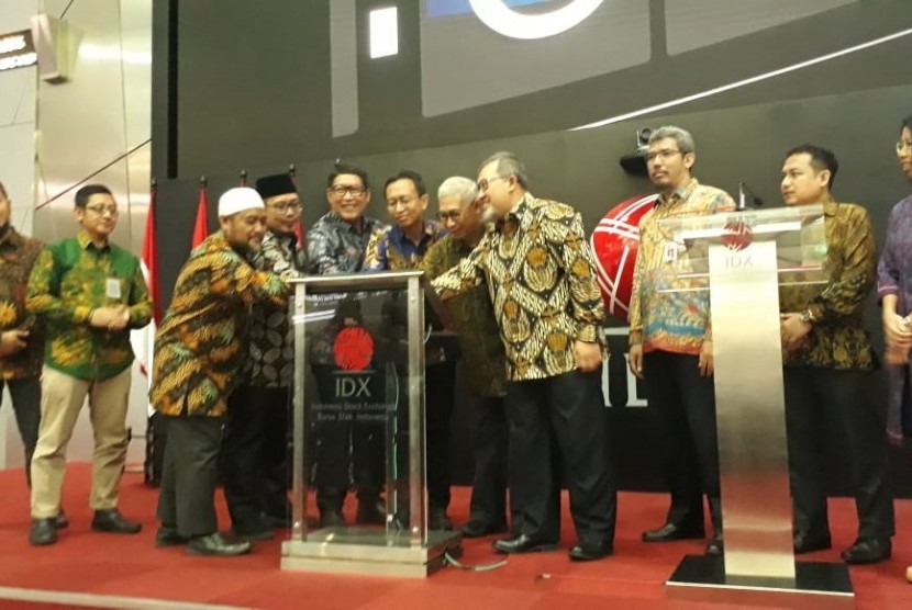 Pembukaan Perdagangan Bursa Efek Indonesia dalam rangka peluncuran wakaf saham dan galeri wakaf saham oleh Global Wakaf dan PT BNI Sekuritas, Kamis (8/8).
